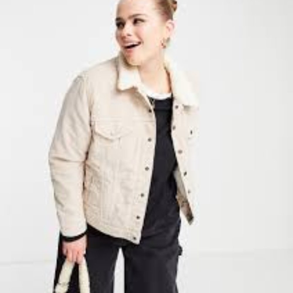 Plus Ex-boyfriend Sherpa Trucker Jacket In Stone Corduroy-white